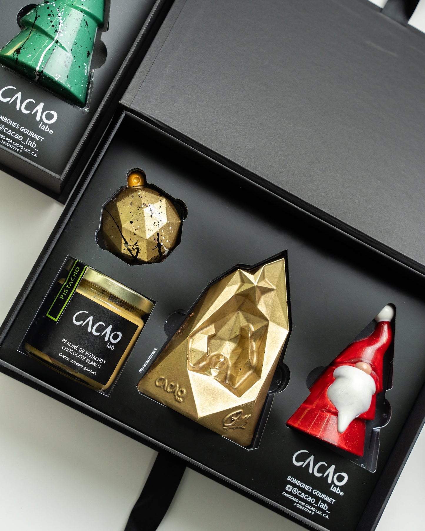 "PRE ORDER - Caja Deluxe Encanto de Navidad"