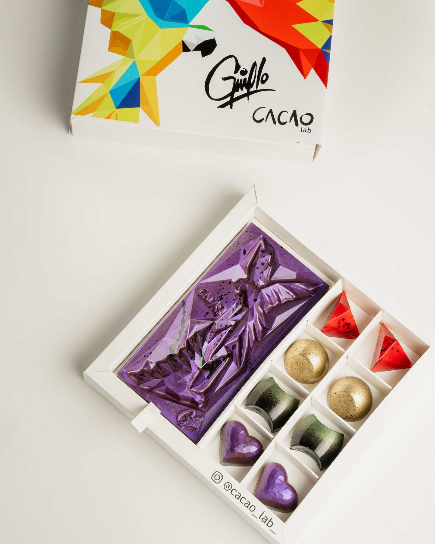 "Caja de 8 Bombones + Barra Guacamayas (Edición Especial)"
