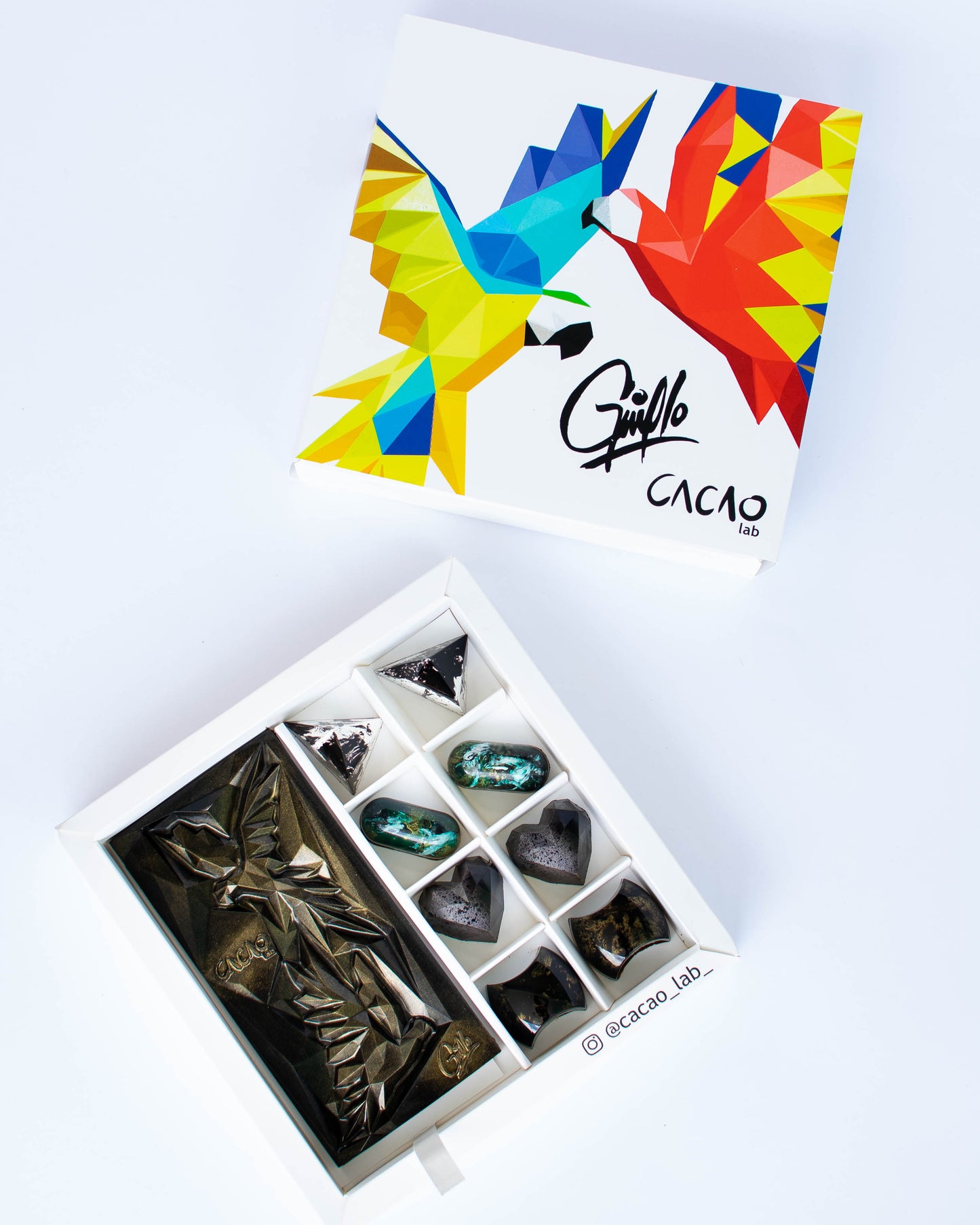 "Caja de 8 Bombones + Barra Guacamayas (Edición Especial)"