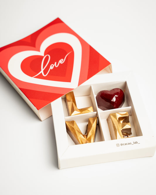 "1 PRE-ORDER Caja de 4 Bombones LOVE"