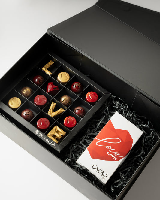 "1 PRE-ORDER Caja Deluxe 16 Bombones LOVE"